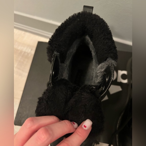 Bugatti winter boots, size 8 - Picture 4 of 6